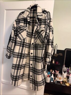 Steve Madden Black & Cream Plaid Long Shacket